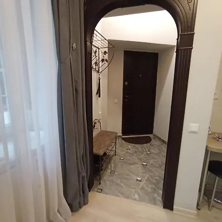 Comfortable Modern إلفيف